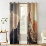 Rideaux imprimés avec motif de montagne, parfaits pour ajouter une touche naturelle et apaisante à votre salon ou chambre à coucher. Idéal pour créer une ambiance chaleureuse et élégante grâce à leurs teintes douces et leur design inspiré de la nature. Ces rideaux décoratifs apportent charme et caractère tout en préservant votre intimité.