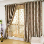 Rideaux élégants pour salon, design floral, parfaits pour une décoration intérieure raffinée. Ces rideaux ajoutent une touche de sophistication à votre espace de vie en filtrant subtilement la lumière tout en préservant votre intimité. Idéals pour créer une ambiance chaleureuse et accueillante dans votre maison.
