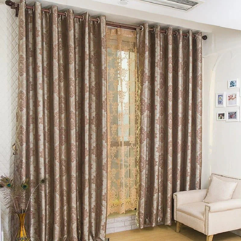 Rideaux élégants pour salon, avec motifs décoratifs, offrant une ambiance chaleureuse et accueillante. Parfaits pour filtrer la lumière et ajouter une touche de sophistication à votre intérieur. Accessoire idéal pour améliorer le style et l'intimité de votre espace de vie. Faciles à installer, ils s'adaptent à divers types de décors.