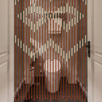 Rideau d’intérieur décoratif pour porte, idéal pour séparer les espaces dans la maison avec style. Design original avec motifs géométriques, parfait pour ajouter une touche unique à votre décoration intérieure. Adapté pour salle de bain ou cuisine, il offre une solution pratique pour diviser les pièces tout en conservant une ambiance accueillante et esthétique.