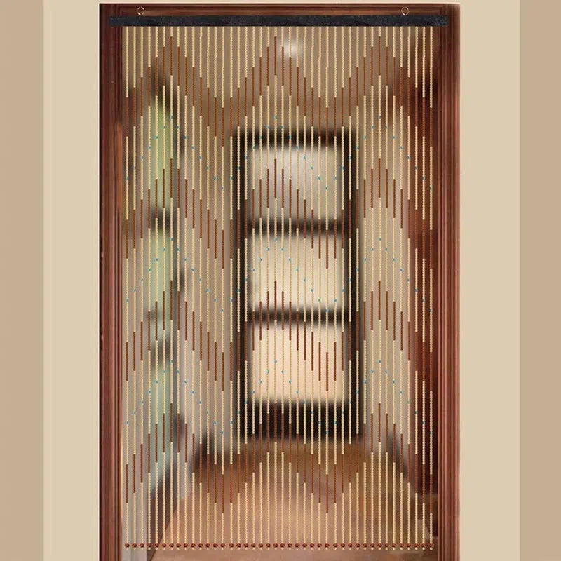 Rideau de porte en perles décoratif, idéal pour ajouter un style unique à votre intérieur. Motif élégant en chevron, parfaite séparation d'espace pour maison ou appartement. Crée une ambiance chaleureuse et accueillante dans chaque pièce. Facile à installer, ce rideau est parfait pour une touche d'originalité.
