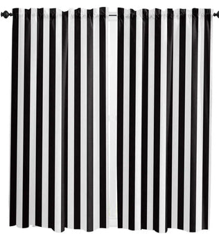 Rideaux à rayures noires et blanches pour une décoration moderne et élégante. Parfaits pour habiller les fenêtres du salon ou de la chambre, ces rideaux ajoutent une touche contemporaine à votre intérieur grâce à leur design graphique et intemporel.