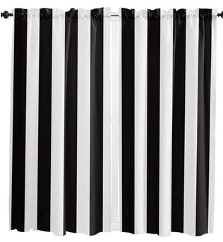 Rideaux à rayures verticales noires et blanches pour décoration intérieure, ajoutant une touche moderne et élégante à vos fenêtres. Idéal pour salon, chambre ou bureau, ces rideaux offrent un style contemporain et intemporel, facile à harmoniser avec divers décors. Parfait pour créer une ambiance sophistiquée et épurée.