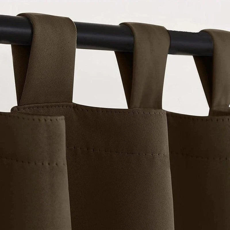 Rideau marron à œillets, design moderne pour salon ou chambre, facile à installer, améliore l'intimité et le confort de votre intérieur, création d'une ambiance chaleureuse et élégante.
