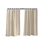 Paire de rideaux opaques beige élégants pour salon ou chambre, offrant une solution esthétique et pratique pour contrôler la luminosité et préserver l'intimité. Design moderne et sobre, adapté à tout type de décoration intérieure. Facile à installer grâce à ses passants intégrés.
