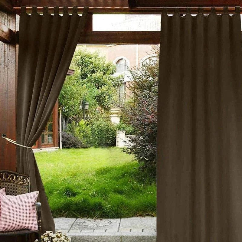 Rideau élégant pour terrasse, idéal pour créer un espace intime et confortable à l'extérieur. Parfait pour embellir un jardin ou une véranda tout en ajoutant une touche moderne à votre décoration. Disponible en différentes tailles pour s’adapter à vos besoins.
