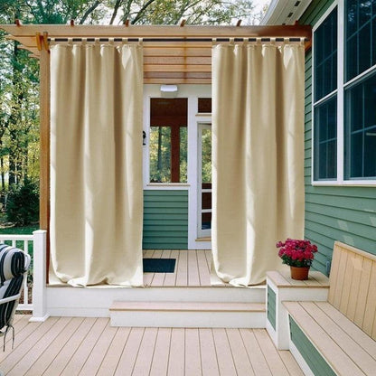 Rideaux de terrasse élégants pour espace extérieur, idéaux pour ajouter de l'intimité et du style. Parfaits pour un porche ou une véranda, ces rideaux offrent une ambiance chaleureuse et accueillante tout en protégeant du soleil. Complétez votre décoration extérieure avec cet accessoire essentiel, disponible en plusieurs couleurs pour s'adapter à votre environnement.
