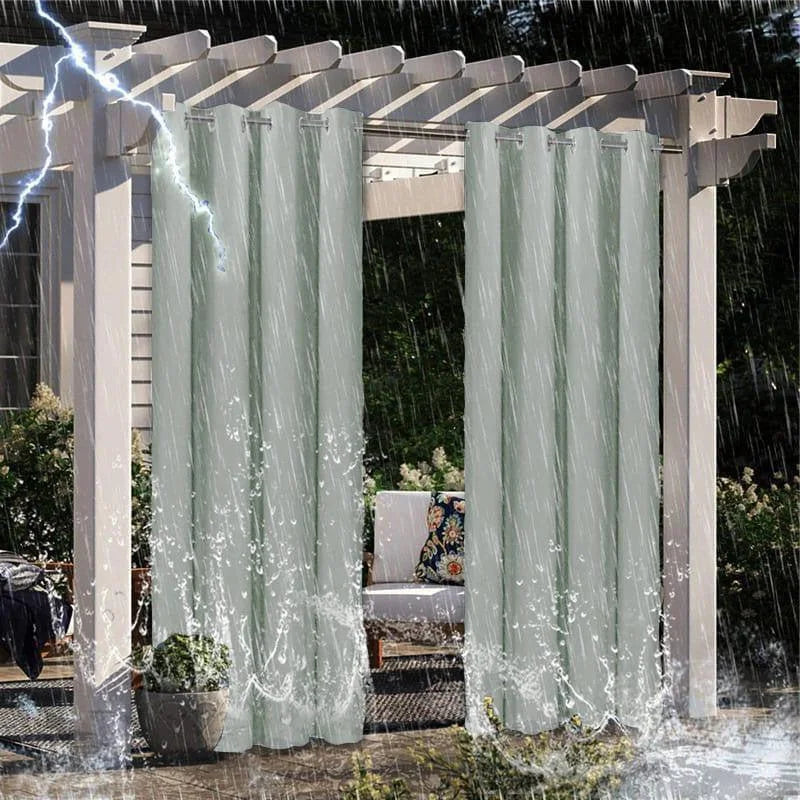 Rideaux d'extérieur imperméables pour pergola, offrant une protection efficace contre la pluie et garantissant un espace abrité et confortable. Design chic pour embellir votre terrasse, tout en assurant une résistance aux intempéries. Solution idéale pour profiter de votre espace extérieur même par mauvais temps.