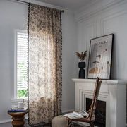 rideaux cuisine beige noir floral translucides bohèmes fixés tringle pompons