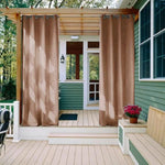 Rideaux élégants pour terrasse extérieure, offrant intimité et style à votre espace de vie extérieur. Ils améliorent l'esthétique de votre patio avec une touche contemporaine. Adaptés pour résister aux éléments extérieurs tout en créant une atmosphère chaleureuse et accueillante. Parfait pour profiter de moments de détente en plein air.