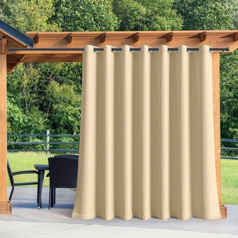 Rideau extérieur beige pour pergola, parfait pour créer un espace intime et protégé dans votre jardin. Idéal pour les soirées en plein air, ce rideau élégant ajoute une touche de sophistication et de confort à votre espace extérieur tout en offrant une protection contre le soleil et le vent.