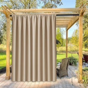 rideau extérieur pergola beige clair tissu uni plissé opaque contemporain tringle métallique embouts sphères