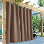 Rideaux de terrasse bruns, solution élégante pour protéger votre extérieur du soleil. Idéal pour les pergolas ou balcons, offrant intimité et style à votre espace extérieur. Faciles à installer grâce aux œillets, ces rideaux ajoutent une touche chaleureuse à votre jardin.