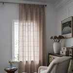 Rideau élégant pour salon, offrant une touche chaleureuse et naturelle à votre décoration intérieure. Parfait pour compléter un mobilier moderne, ce rideau accentue la lumière naturelle de votre pièce tout en maintenant votre intimité. Idéal pour créer une atmosphère accueillante dans n'importe quel espace de vie.