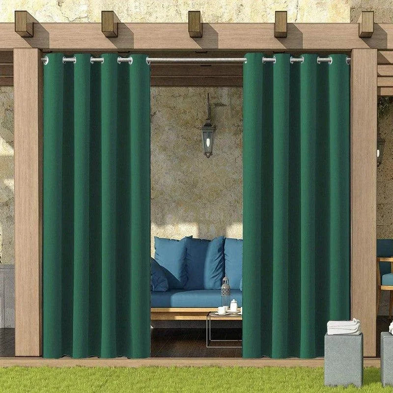 Rideaux extérieurs verts élégants pour pergola, parfaits pour créer un espace détente ombragé et intime dans votre jardin, ajoutant une touche de modernité et de confort à votre terrasse.