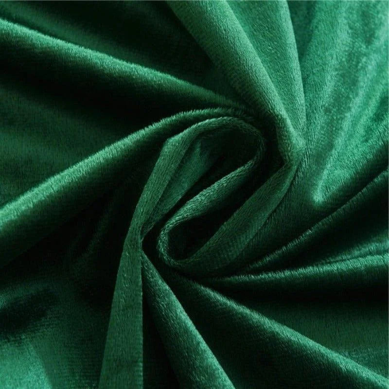 Tissu vert élégant pour décorations intérieures, idéal pour confection de rideaux, coussins ou vêtements sophistiqués, apportant une touche de luxe et de raffinement à votre espace de vie. Parfait pour créer une ambiance chaleureuse et accueillante dans votre maison.