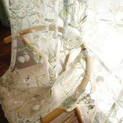 rideaux voilage floral vert beige semi transparent rustique intérieur decoration chambre coucher