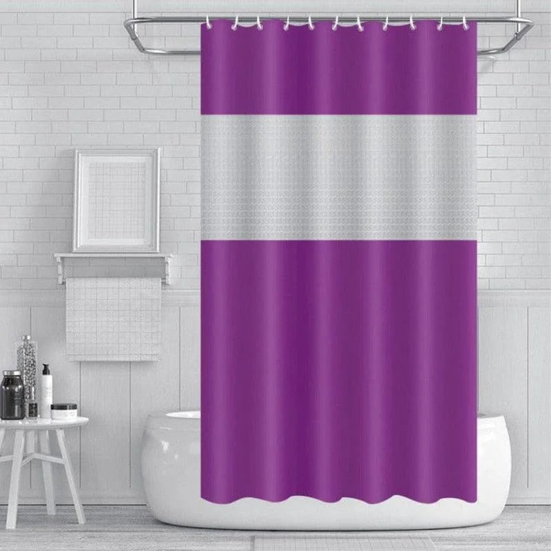 Rideau de douche moderne violet et gris avec motif géométrique, idéal pour ajouter une touche élégante à votre salle de bain. Conception chic, parfaite pour une décoration intérieure sophistiquée.