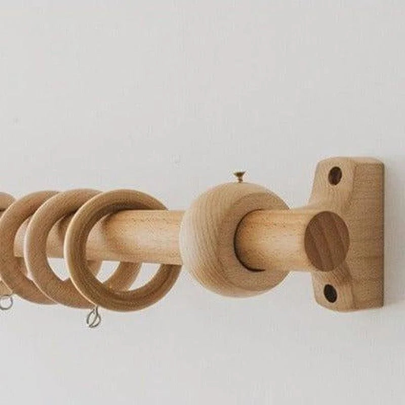 Support de tringle à rideaux murale moderne, parfait pour ajouter une touche élégante et fonctionnelle à votre intérieur. Design robuste et esthétique, idéal pour suspendre vos rideaux avec style. Disponible en plusieurs dimensions pour s'adapter à différents espaces. Facile à installer et compatible avec divers types de rideaux pour une décoration harmonieuse.