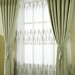 Rideaux élégants pour salon moderne avec motif arbre, décoration intérieure raffinée, idéal pour ajouter une touche naturelle et chaleureuse à votre pièce, parfait pour filtrer la lumière tout en préservant l'intimité.