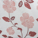 Tissu décoratif avec motif floral rose, idéal pour apporter une touche élégante et naturelle à votre intérieur. Ce design met en valeur de grandes fleurs délicates sur un fond clair, parfait pour des projets de décoration maison, comme des rideaux ou des housses de coussin. Transformez votre espace avec cette solution esthétique et tendance.