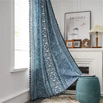 Tapisserie murale bohème bleue avec motifs géométriques, idéale pour décorer un salon moderne. Parfaite pour ajouter une touche d'élégance et de couleur à votre intérieur tout en créant une ambiance chaleureuse. Accessoire déco tendance pour personnaliser votre espace de vie.