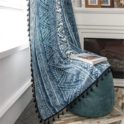 voilage ethnique bohème bleu marine blanc motifs géométriques tissu décoratif triangles chevrons abstraits franges