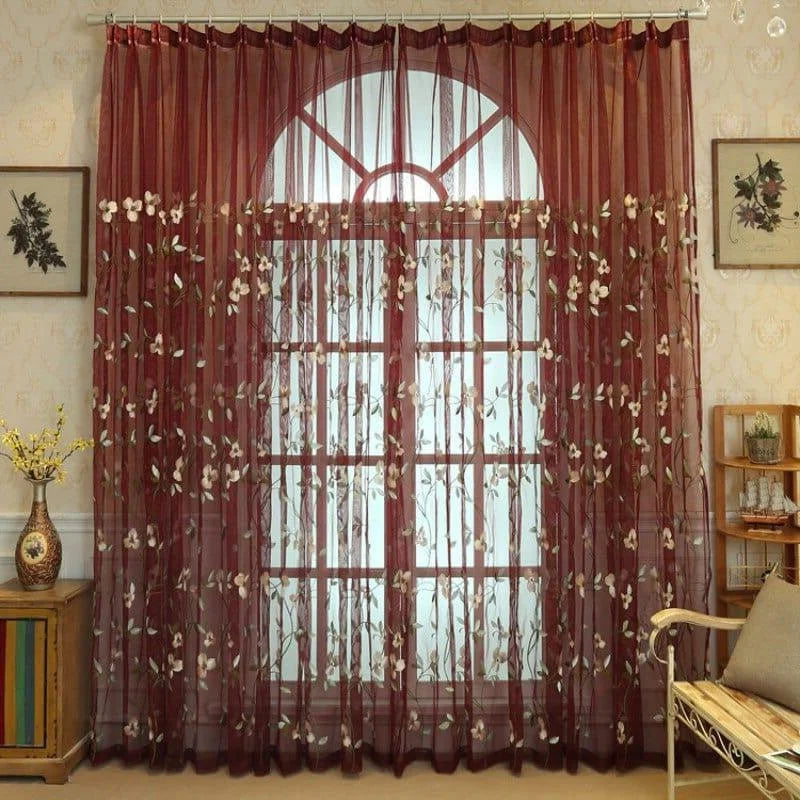 Rideaux élégants à fleurs rouges pour décoration de salon, parfaits pour ajouter une touche de sophistication à votre intérieur. Idéals pour des fenêtres larges, ces rideaux apportent une ambiance chaleureuse et accueillante à votre maison. Profitez de l'élégance et du charme floral pour transformer votre espace en un lieu unique et raffiné.