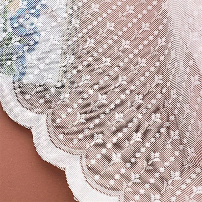 Voilage décoratif élégant pour fenêtres, motif floral délicat, bordure ondulée, idéal pour ajouter une touche de raffinement et d'intimité à votre intérieur, parfait pour le salon ou la chambre.