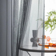 voilage gris filet moderne minimaliste translucide tringle rideaux chambre décoration intérieure