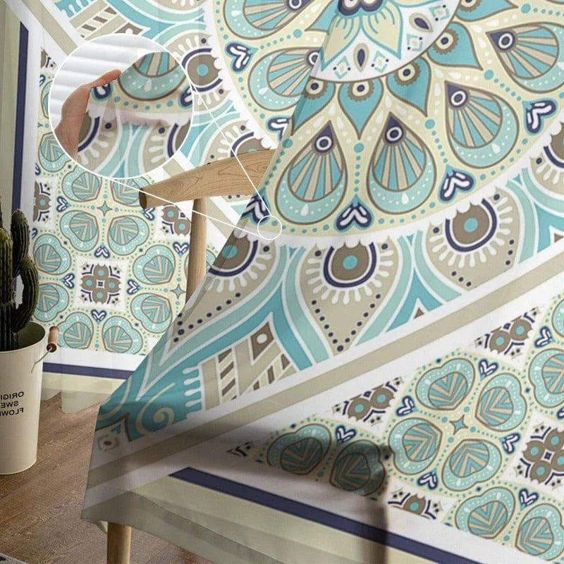 Nappe rectangulaire avec motif mandala bleu et beige, décoration élégante pour salle à manger ou terrasse, compatible avec divers styles d'intérieur. Parfaite pour ajouter une touche de couleur et d'originalité à votre espace de vie.