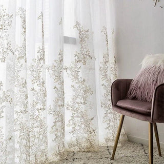 rideau floral blanc translucide élégant pompons tringle rideaux decoration salon