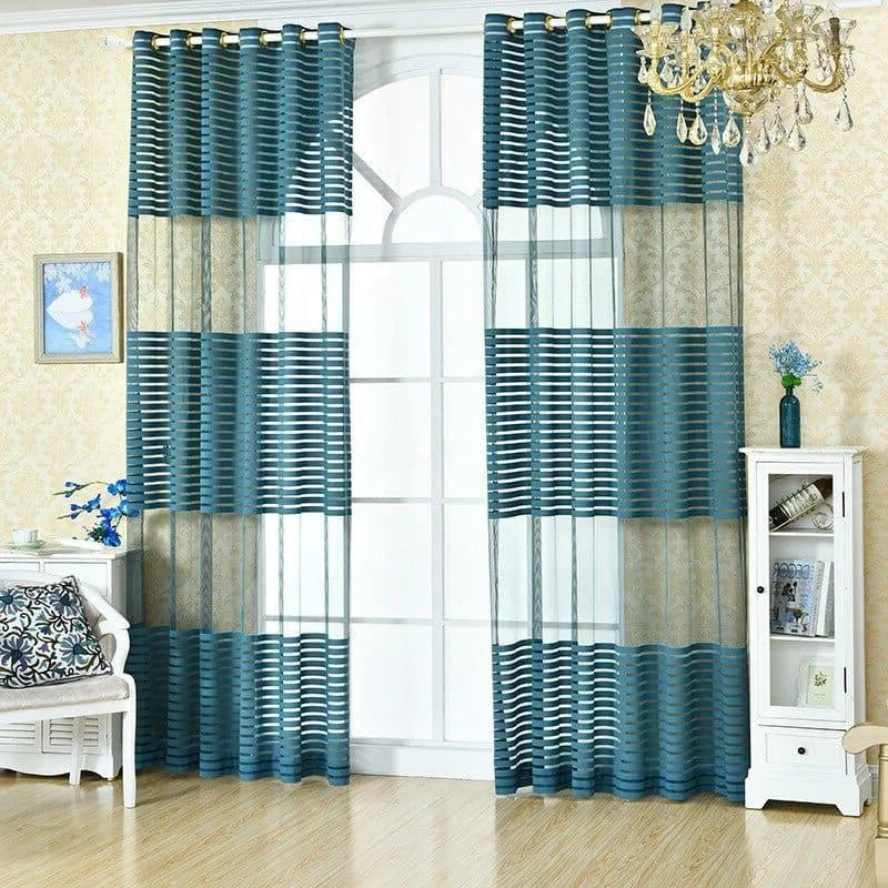 Rideaux modernes bleus à rayures, idéals pour sublimer votre salon. Parfaits pour une décoration lumineuse et élégante, ces rideaux apportent une touche contemporaine et chic à votre intérieur. Ajustez la luminosité tout en préservant votre intimité avec style. Complétez la déco avec mobilier et accessoires pour un look harmonieux.