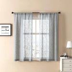 Rideau translucide gris pour salon ou chambre. Design moderne et élégant, idéal pour ajouter une touche de légèreté à votre intérieur. Laisse entrer la lumière naturelle tout en préservant l'intimité. Parfait pour une décoration contemporaine et minimaliste. Accessoire décoratif indispensable pour habiller vos fenêtres avec style.