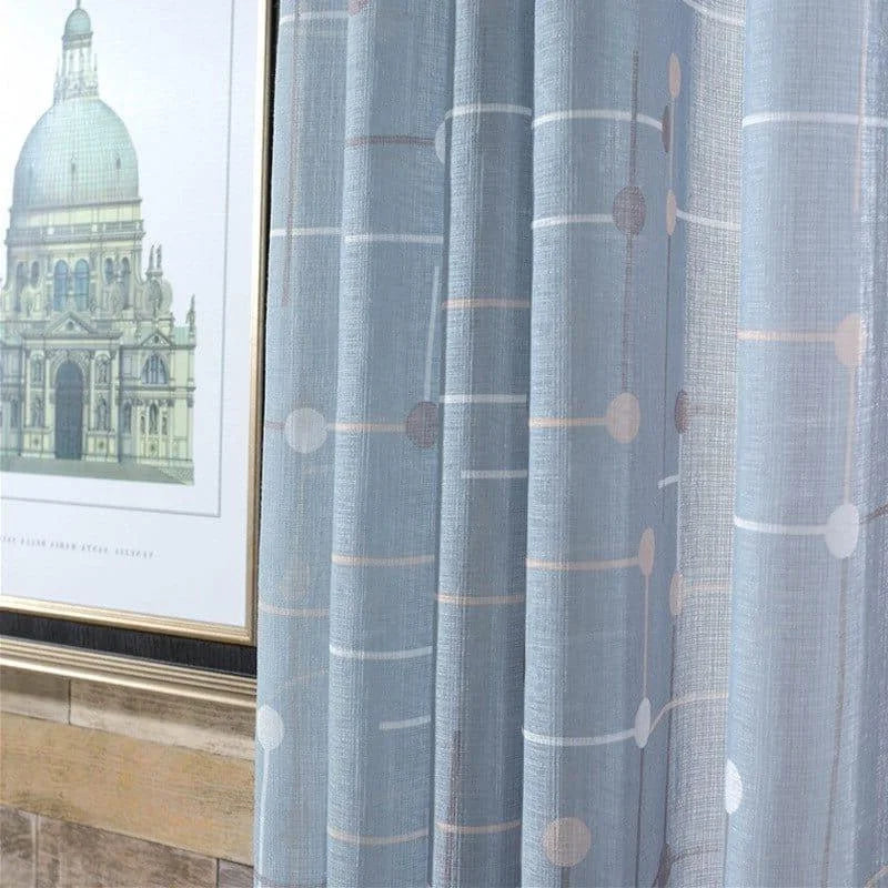 Rideaux élégants bleus avec motifs géométriques, parfaits pour ajouter une touche moderne à votre décoration intérieure. Idéal pour les salons ou chambres, ces rideaux permettent de filtrer la lumière tout en apportant une ambiance apaisante. Leur design s'harmonise facilement avec différents styles de décor. Découvrez comment ces rideaux peuvent transformer votre espace en un lieu accueillant et chic.