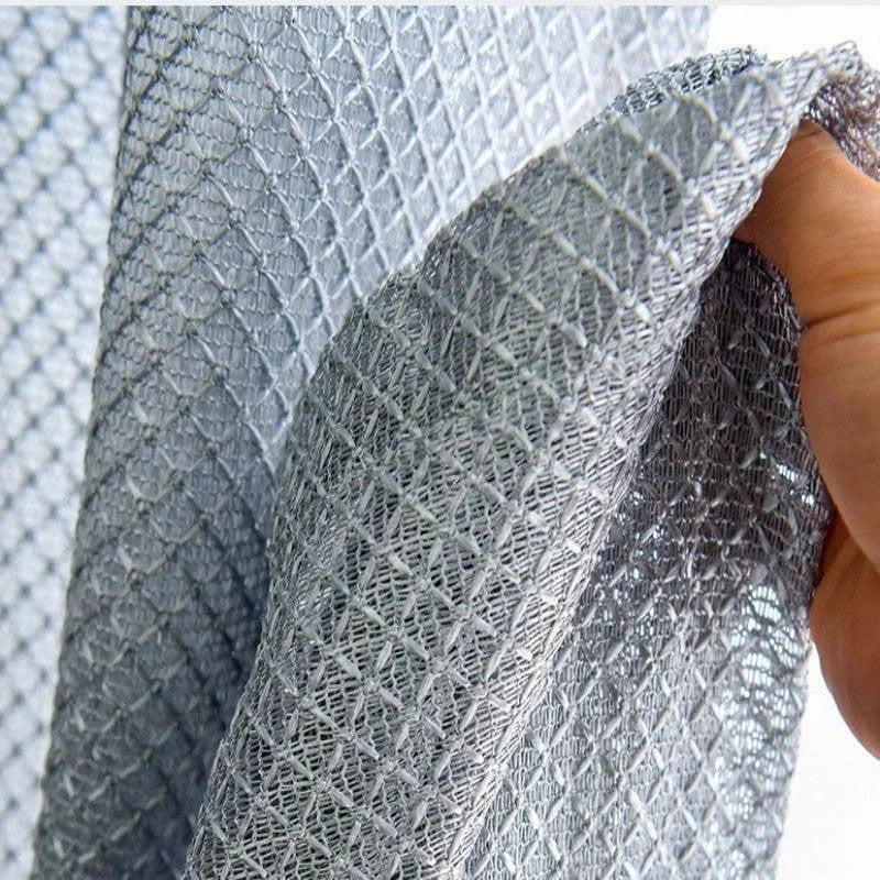 Textile technique innovant avec motif géométrique captivant, idéal pour projets de design moderne et applications diverses en ameublement et décoration intérieure.