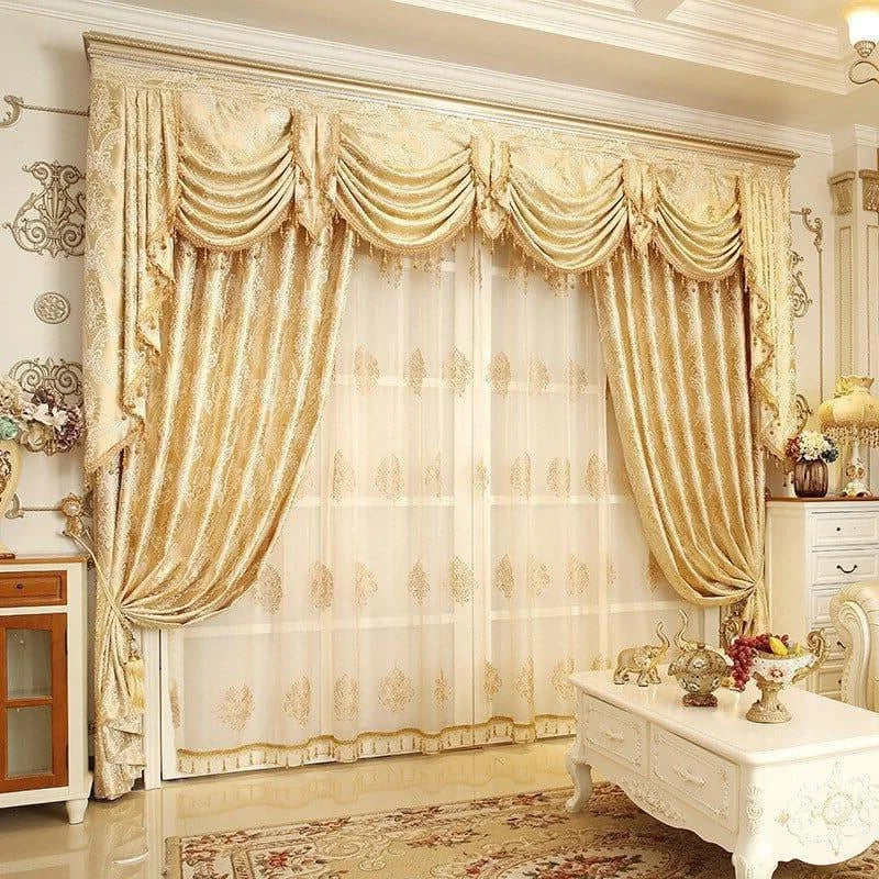 Rideaux élégants pour salon, au style raffiné et luxueux, embellissant la décoration intérieure avec des motifs classiques et une palette dorée. Parfaits pour créer une ambiance chaleureuse et sophistiquée, ces rideaux apportent une touche d'élégance à tout espace de vie.