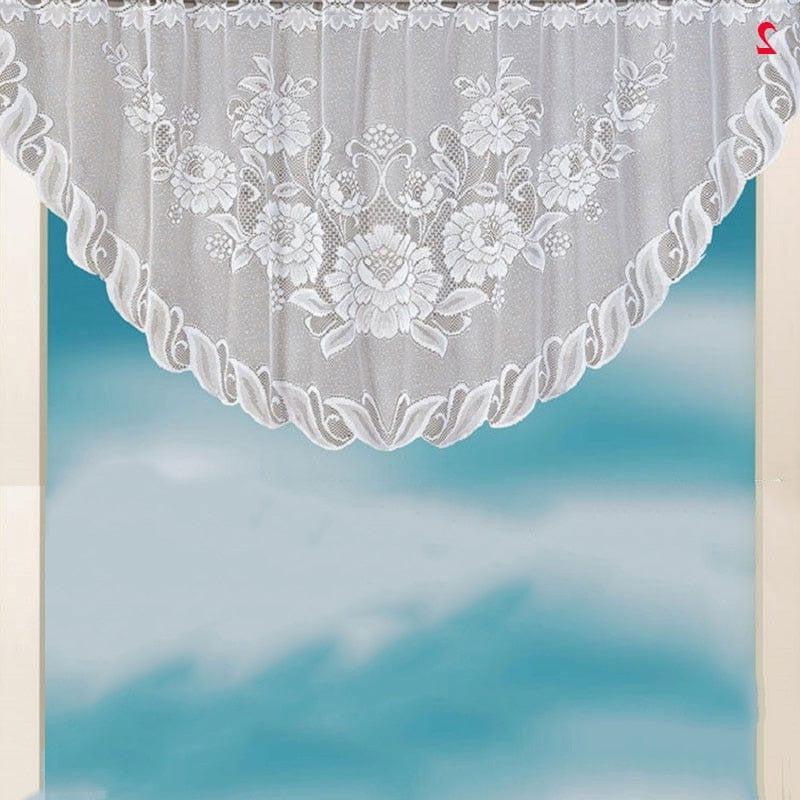 Rideau décoratif blanc avec motifs floraux brodés, idéal pour embellir les fenêtres du salon ou de la chambre. Ajoute une touche d'élégance et de charme à votre intérieur tout en préservant la lumière naturelle. Design raffiné pour une ambiance chaleureuse.
