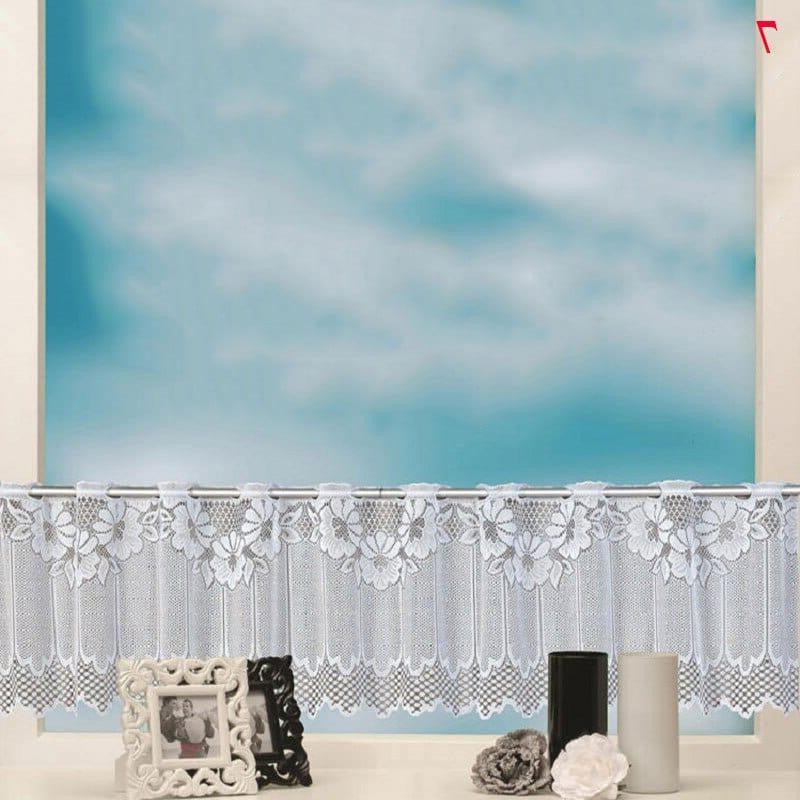 Rideau à motif floral élégant, idéal pour décorer une fenêtre tout en préservant l'intimité. Ce voilage raffiné ajoute une touche de charme et de sophistication à n'importe quelle pièce. Parfait pour un salon ou une chambre.
