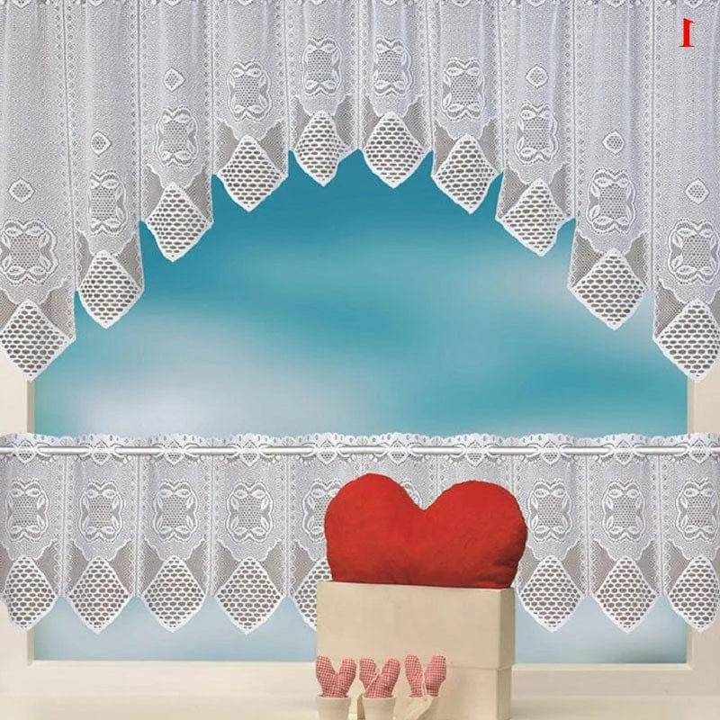 Voilage décoratif au design élégant avec motifs géométriques, idéal pour embellir les fenêtres de votre salon ou cuisine. Ce rideau offre un charme intemporel et s'intègre harmonieusement dans différents styles d'intérieur. Accessoire parfait pour apporter une touche de sophistication à votre maison.