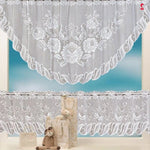 Rideau de fenêtre élégant avec motifs floraux délicats, idéal pour ajouter une touche de charme à votre intérieur. Ce modèle raffiné est parfait pour embellir votre salon ou chambre à coucher, créant une ambiance douce et accueillante. Transformez l'atmosphère de votre espace avec cette décoration de fenêtre chic et intemporelle.