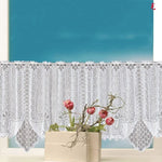 Élégant rideau blanc transparent avec motifs décoratifs, parfait pour apporter une touche de charme et de luminosité à votre intérieur. Ce voilage s'adapte idéalement aux fenêtres de cuisine ou de salle à manger, ajoutant une note raffinée à vos espaces de vie.