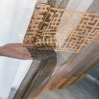 rideau moderne semi transparent motif géométrique beige marron blanc plissé tissu texturé passe tringle