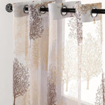Rideaux transparents modernes avec motifs d'arbres, parfaits pour ajouter une touche élégante et naturelle à votre décoration intérieure. Ces rideaux offrent une filtration douce de la lumière, créant une ambiance chaleureuse et apaisante dans votre maison. Faciles à installer grâce à leurs œillets, ils conviennent idéalement aux salons, chambres ou bureaux. Transformez votre espace avec ce charmant design évoquant la nature.