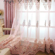 rideau floral rose romantique broderies volutes translucide vintage chambre
