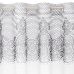 Rideau à motifs floraux, jouant sur une transparence élégante et moderne. Habillage parfait pour fenêtre avec anneaux pratiques, ajoutant une touche de raffinement et de charme à votre intérieur. Style sophistiqué idéal pour salle de séjour ou chambre.