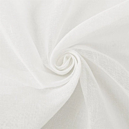Textile blanc élégant avec texture douce, parfait pour la décoration intérieure ou la confection de vêtements légers. Tissu idéal pour créer des rideaux ou des accessoires délicats.