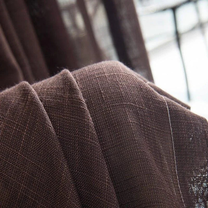 Tissu brun élégant pour décoration intérieure, parfait pour des rideaux modernes, ajoutant une touche de sophistication à votre espace. Transformez votre maison avec ce design intemporel et chic, idéal pour créer une atmosphère chaleureuse et accueillante.