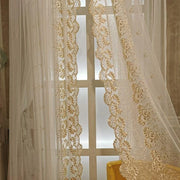voilage blanc floral transparent vintage romantique dentelle brodée chambre décoration intérieure