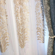 rideaux blancs brodés rideaux bleu foncé motifs floraux texture veloutée tringle rideau élégants classiques